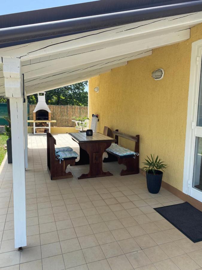 Gedići Holiday Home Rosa מראה חיצוני תמונה